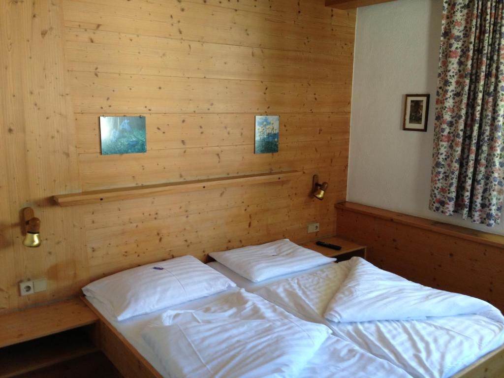 Gasthaus Sonne Tarrenz Room photo