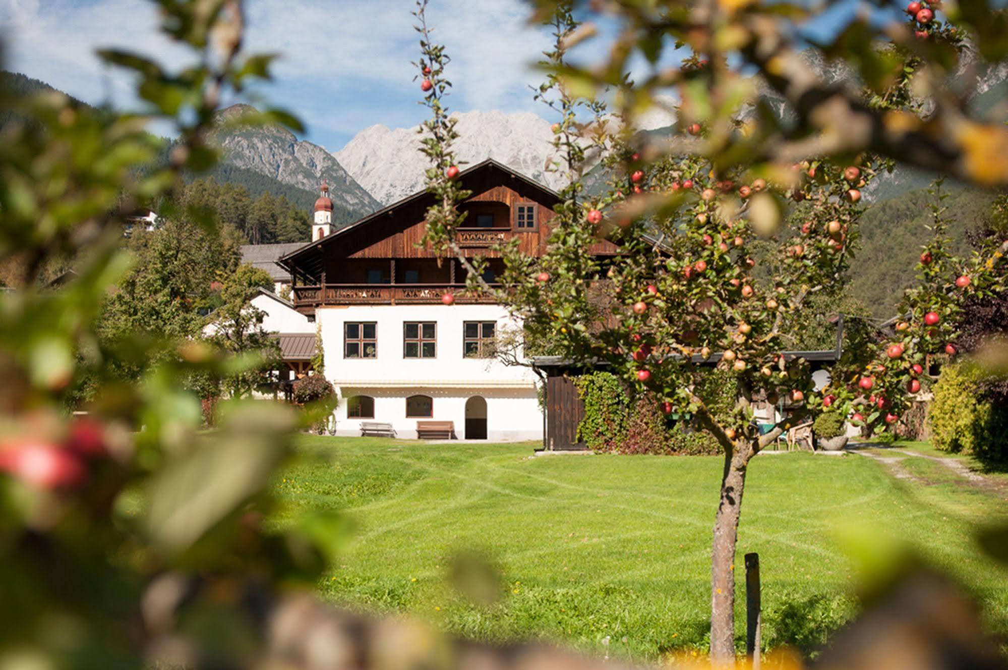 Gasthaus Sonne Tarrenz Exterior photo