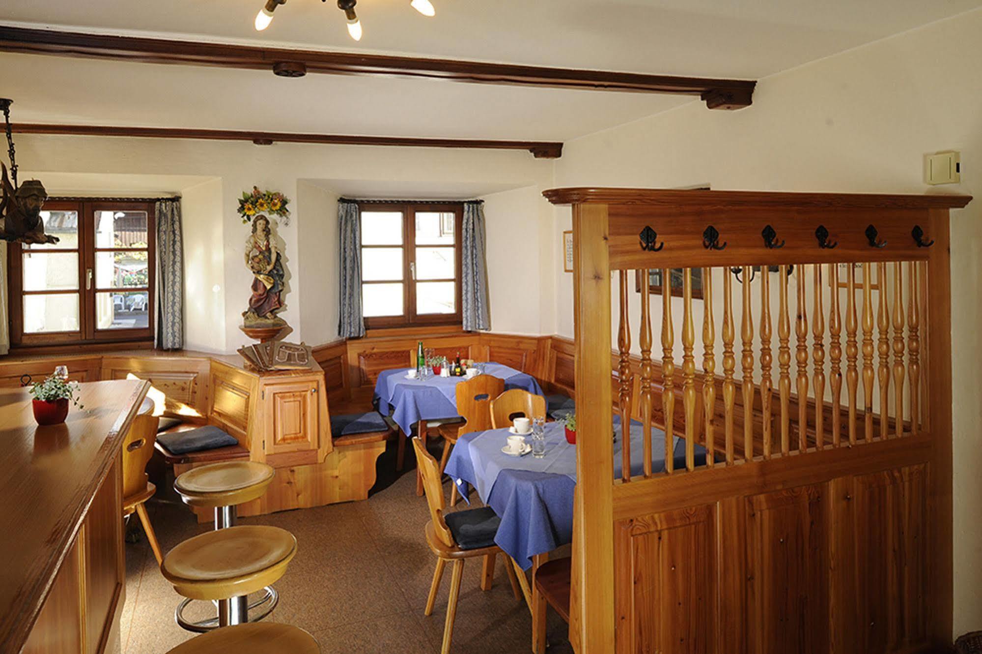 Gasthaus Sonne Tarrenz Exterior photo