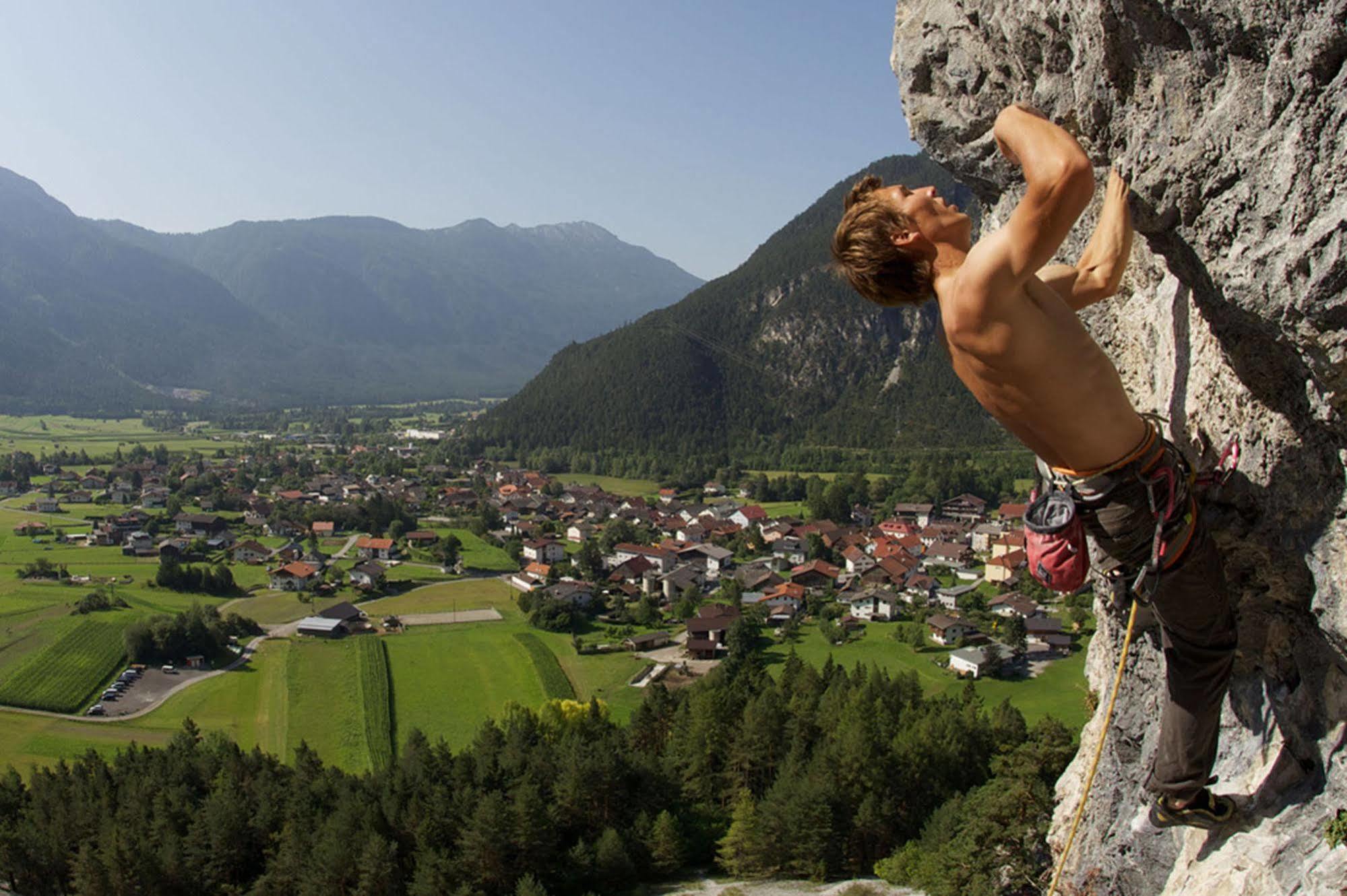 Gasthaus Sonne Tarrenz Exterior photo